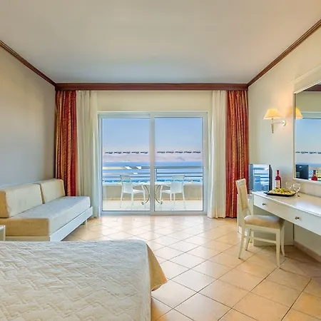 Kipriotis Aqualand Szálloda 4*