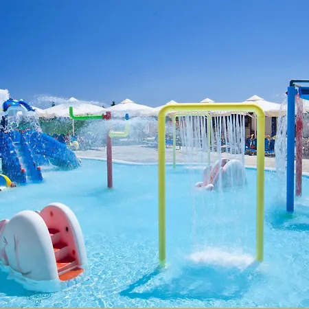 Kipriotis Aqualand Szálloda 4*