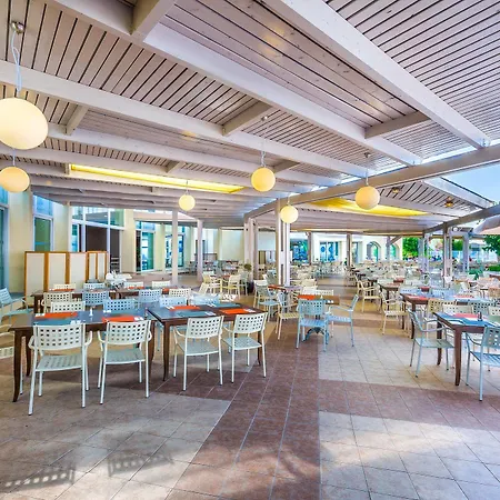 Szálloda Kipriotis Aqualand 4*